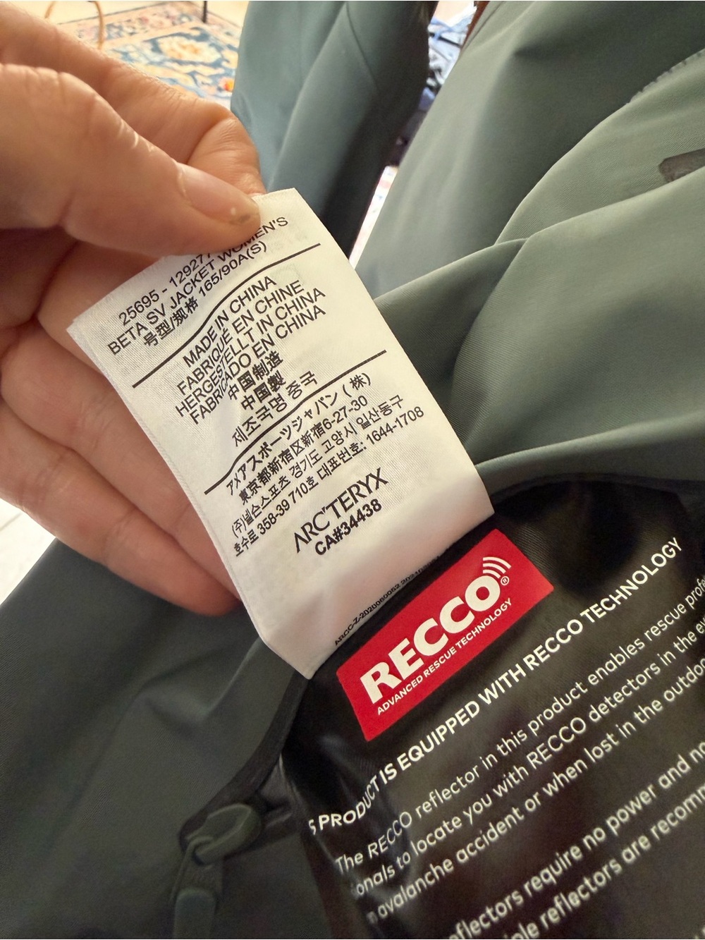 Arc'teryx women’s beta Waterproof Hooded shell  - gray - Picture 6 of 7